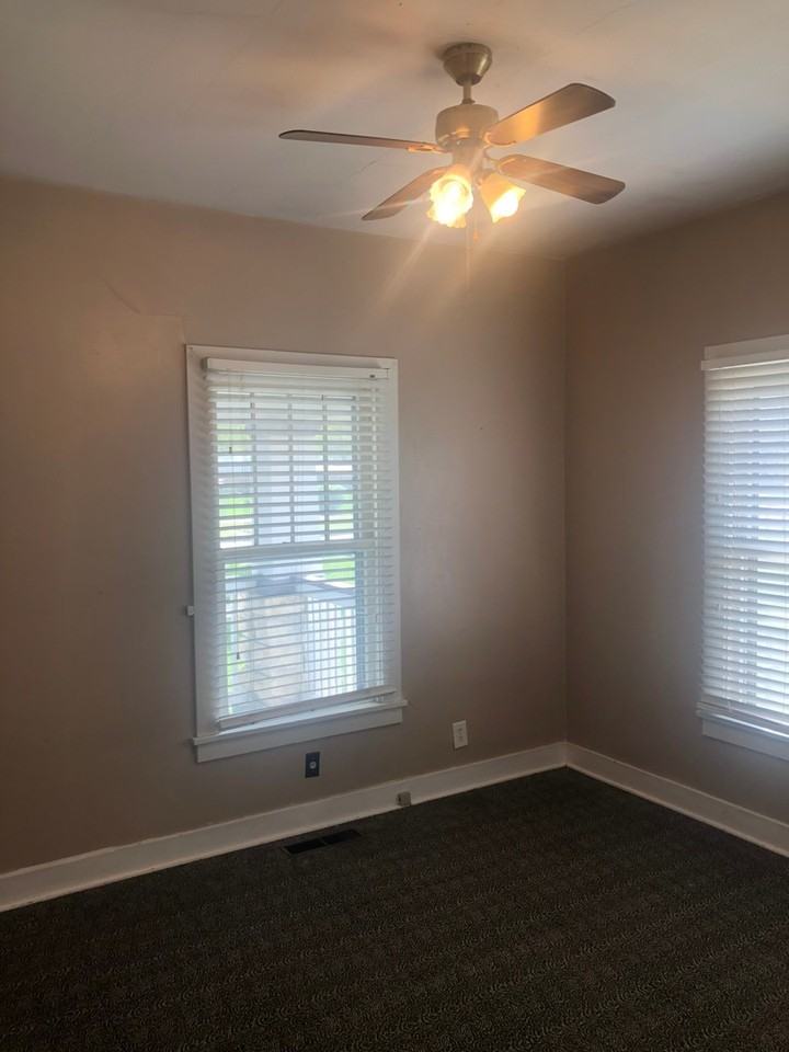 524 West 9th Street - Photo 4 of 8