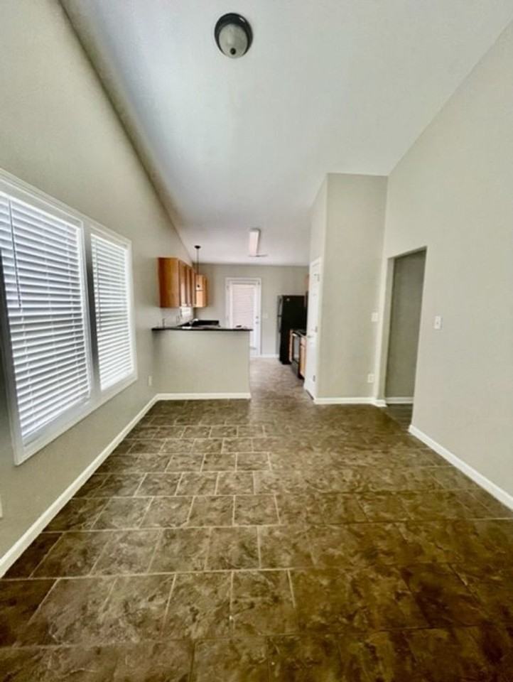 10424 Hugue Way - Photo 6 of 17