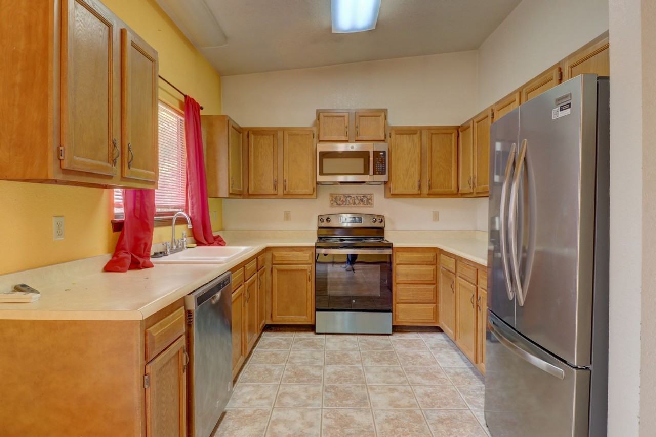 3109 Las Placitas Rd - Photo 4 of 16