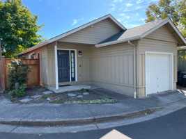 featured image of 4432 Alderbury St