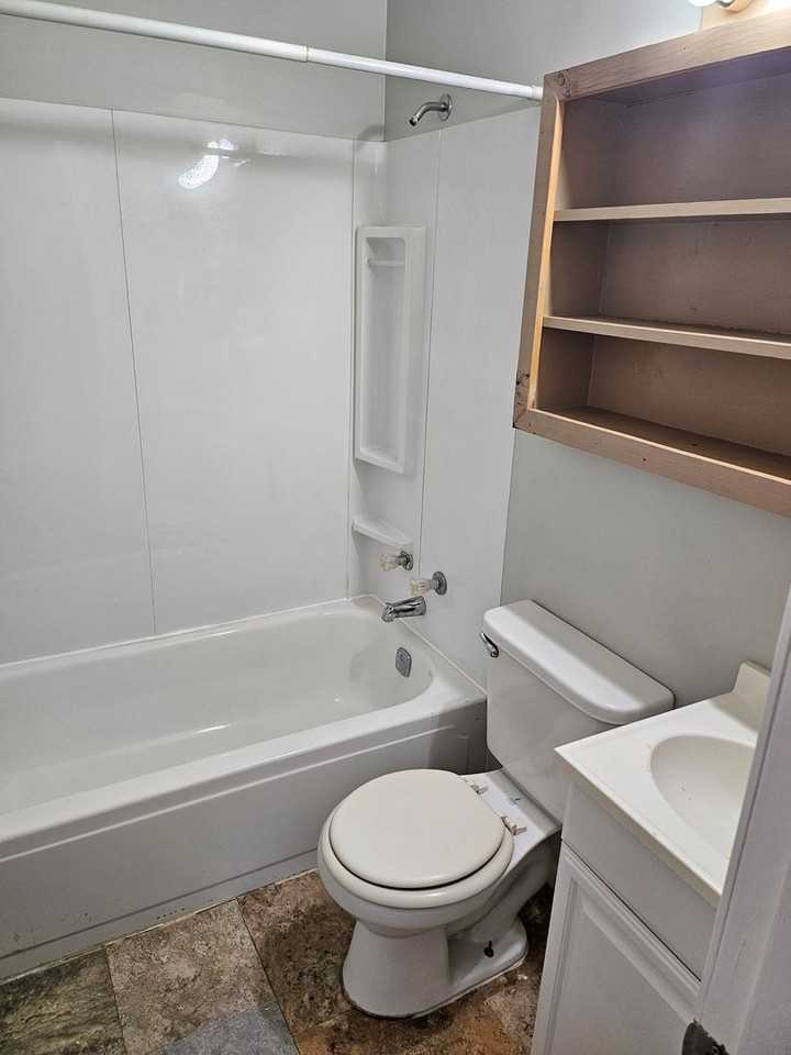 119 W Cherry St - Photo 2 of 10