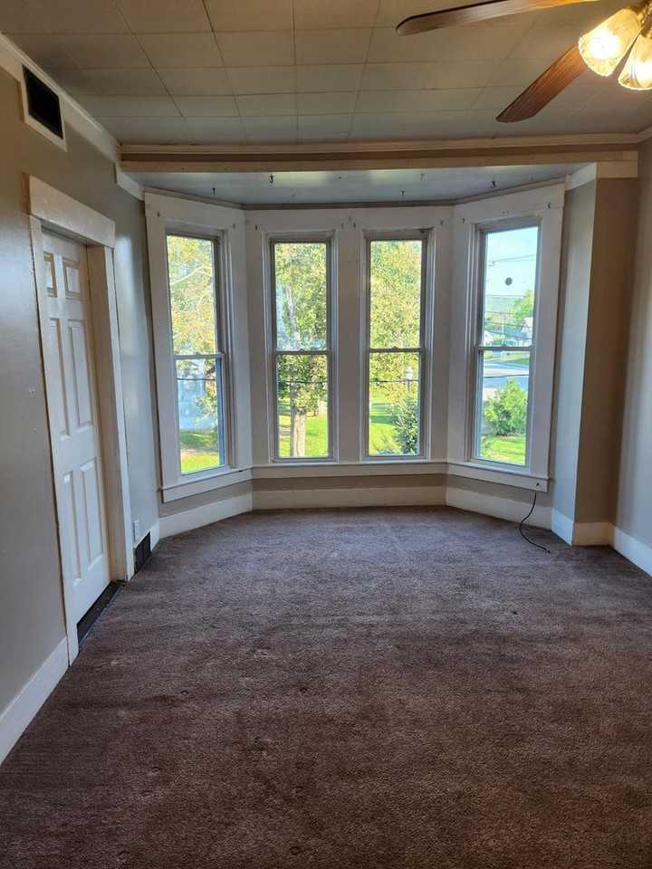 44 Main St - Photo 2 of 10