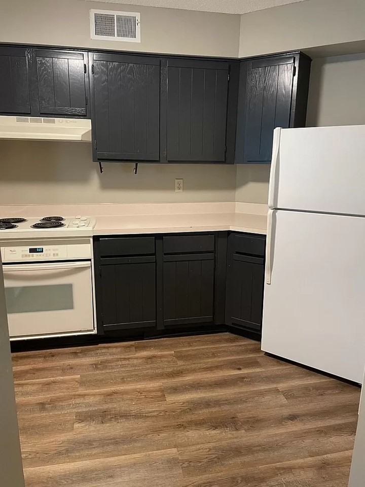 5701 W Ridgecrest Dr - Photo 3 of 44