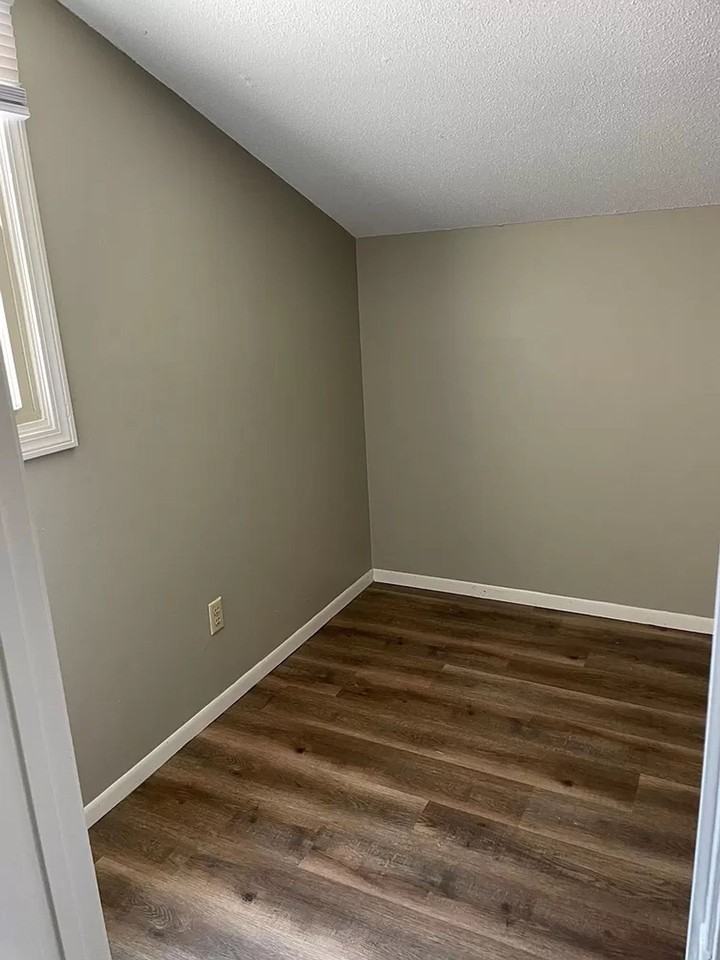 5701 W Ridgecrest Dr - Photo 4 of 44