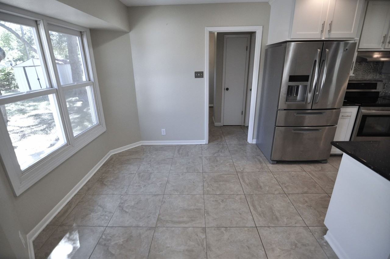 13203 Stillforest St - Photo 7 of 24