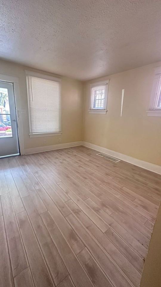 6507 Julian Ave - Photo 2 of 8