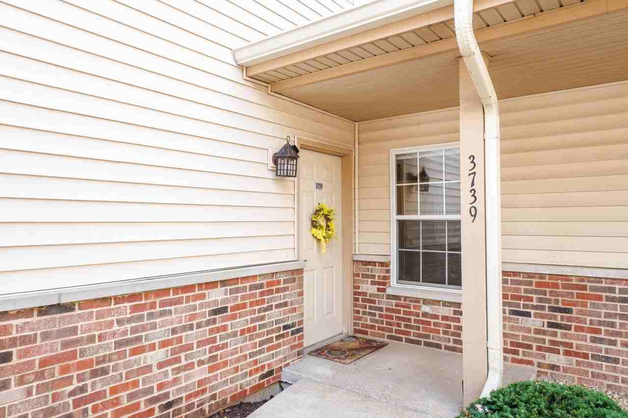 3739 Thornhill Cir - Photo 2 of 22