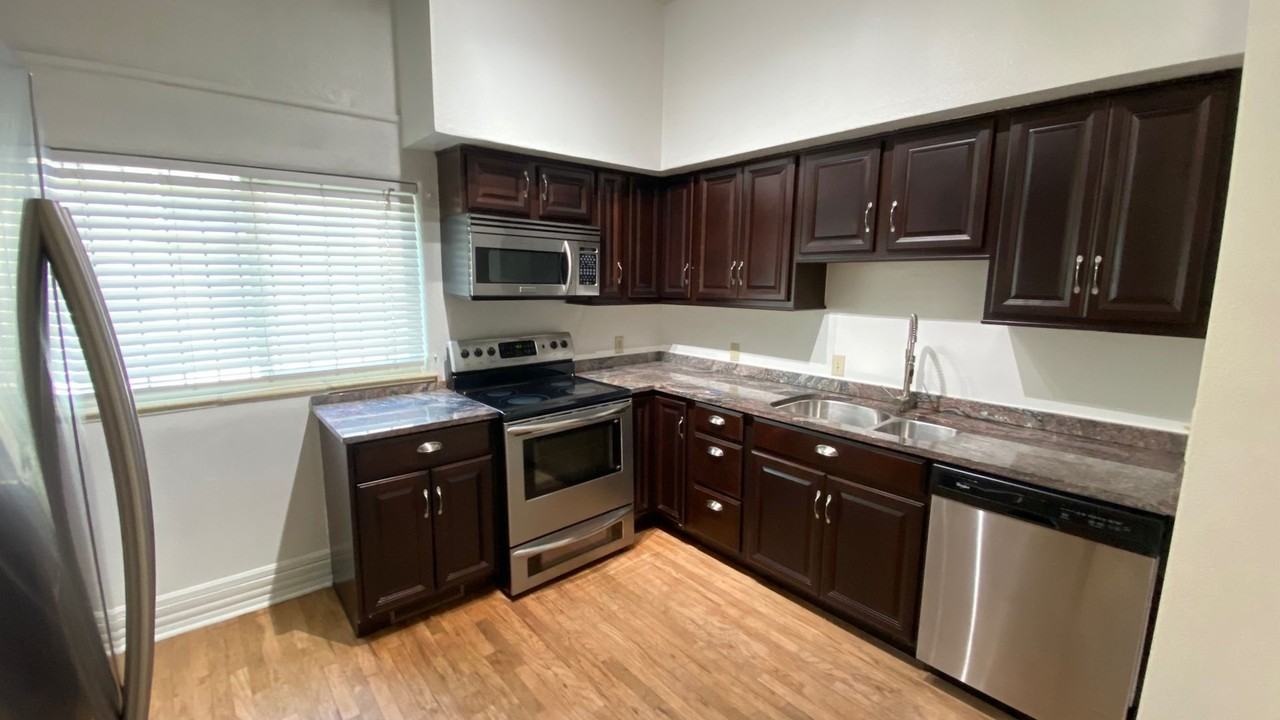 1625 E 23rd Ave - Photo 2 of 27