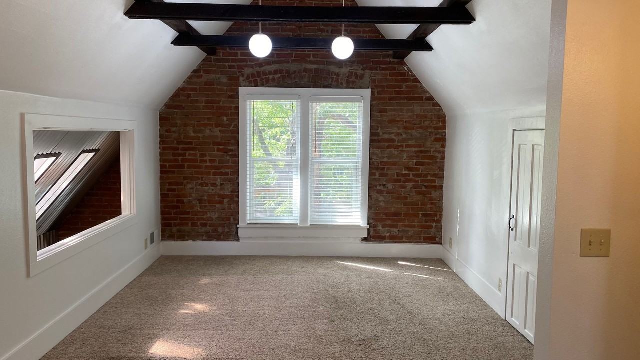 1625 E 23rd Ave - Photo 3 of 27