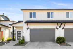 featured image of 1487 N Pineview Ln