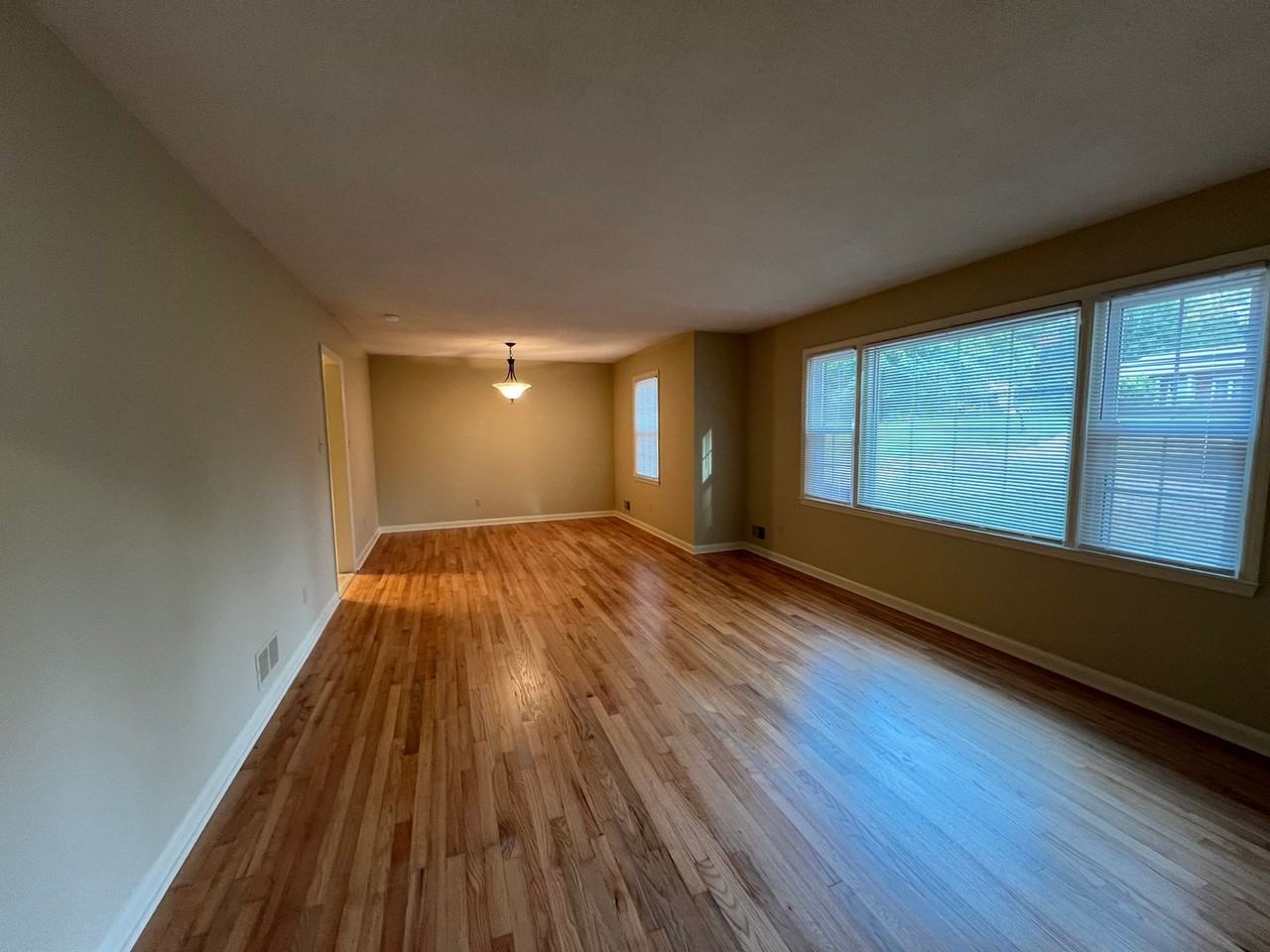 138 Halsey Ave - Photo 2 of 17