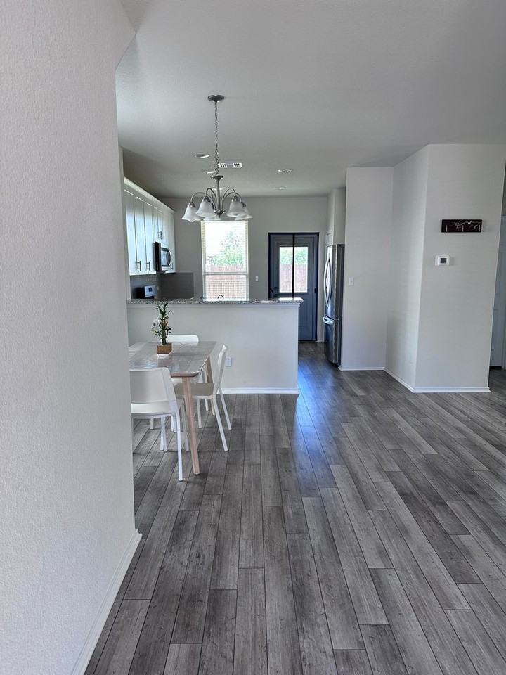 508 Black Alder St - Photo 2 of 31