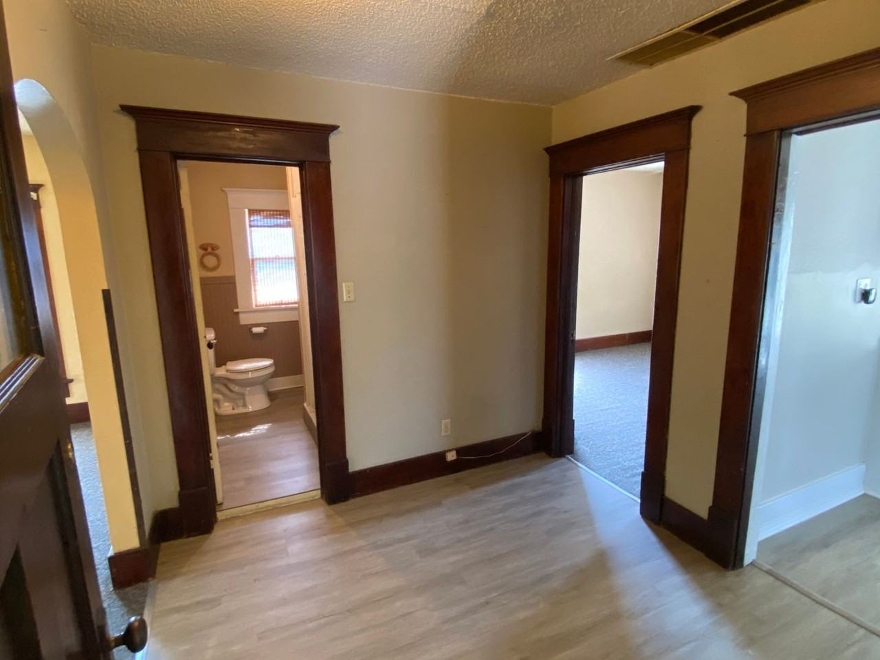 619 619 N Washington - 101 W 7th - Photo 2 of 8