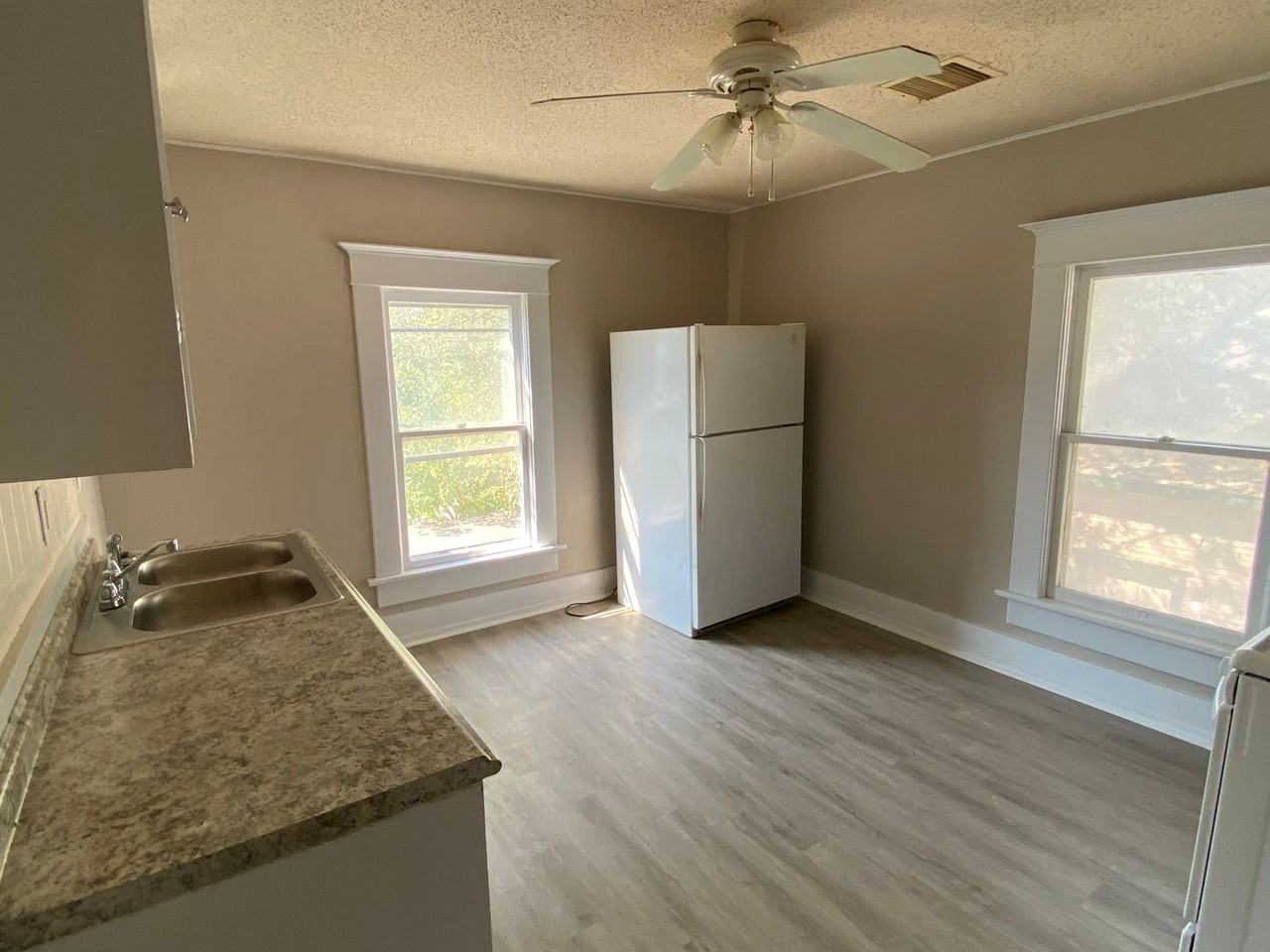 619 619 N Washington - 101 W 7th - Photo 4 of 8