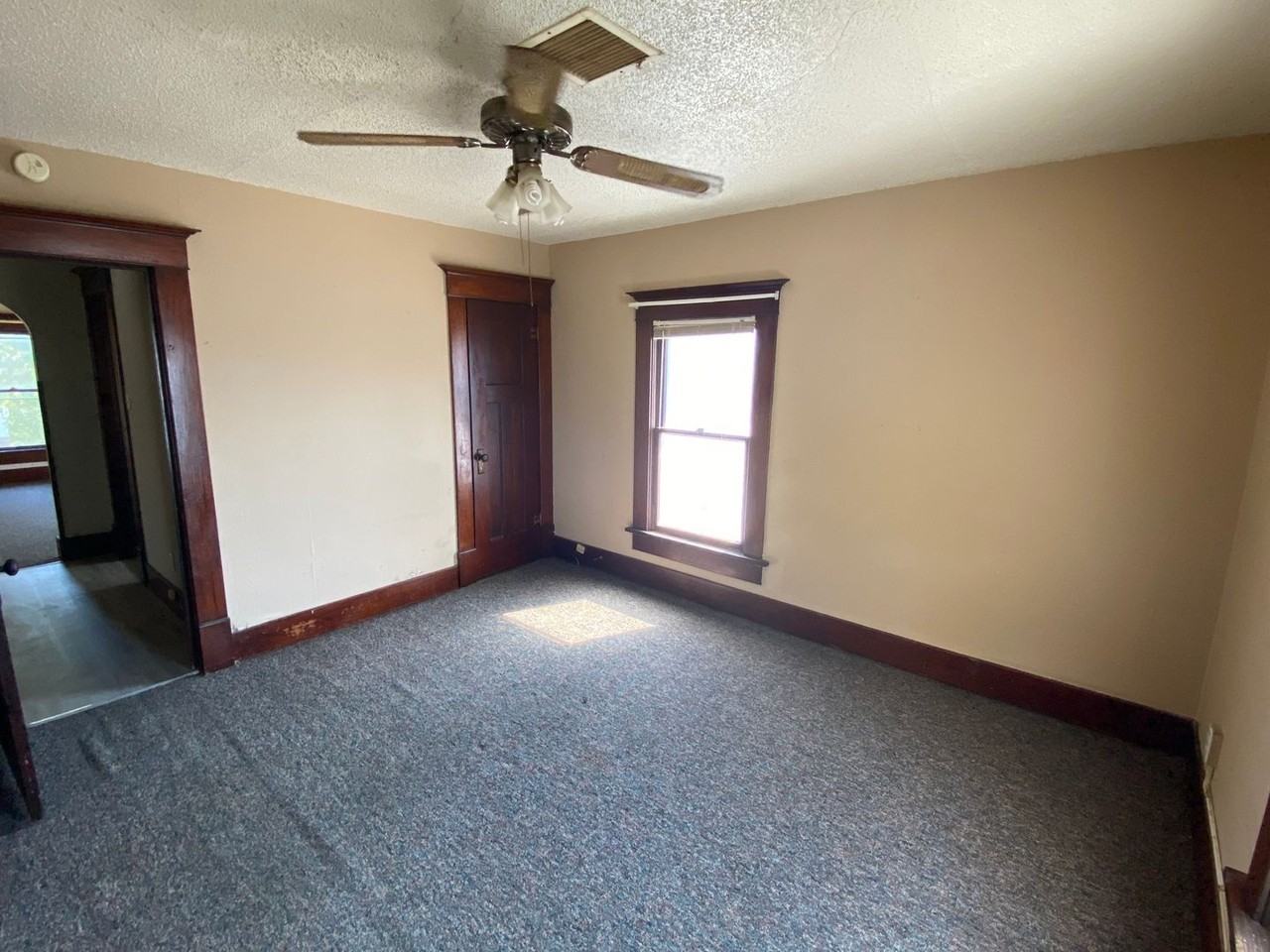 619 619 N Washington - 101 W 7th - Photo 6 of 8