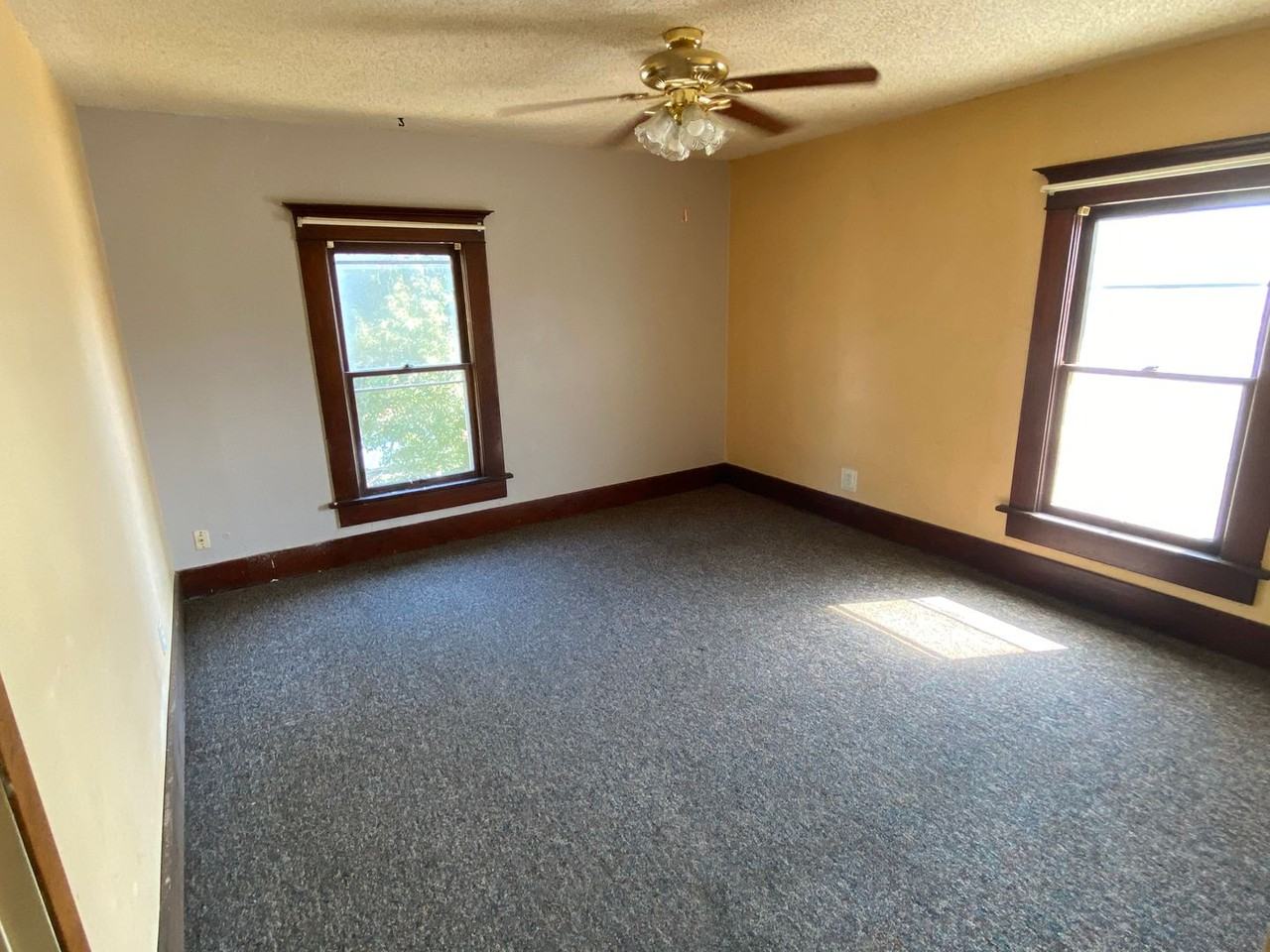 619 619 N Washington - 101 W 7th - Photo 7 of 8