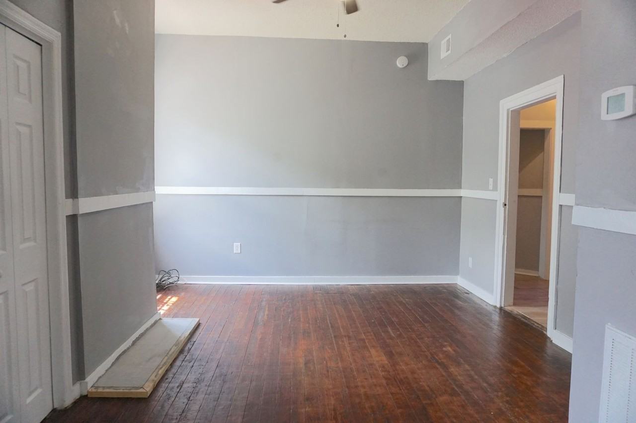 301 W Waldburg St - Photo 4 of 12