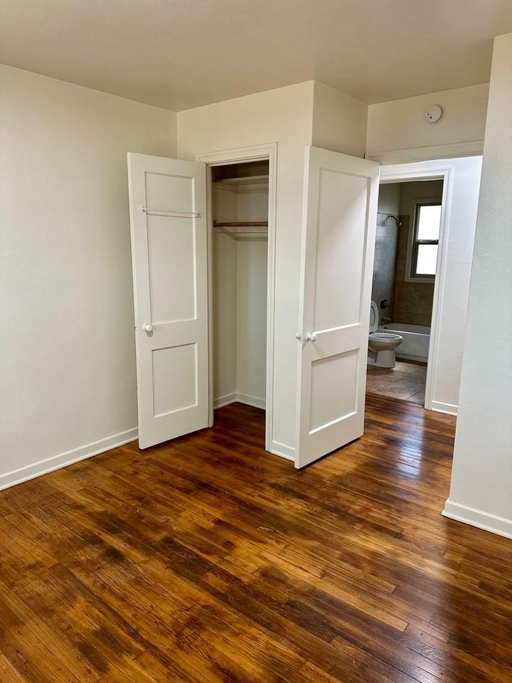 1007 10th Ave Sw - Photo 7 of 9