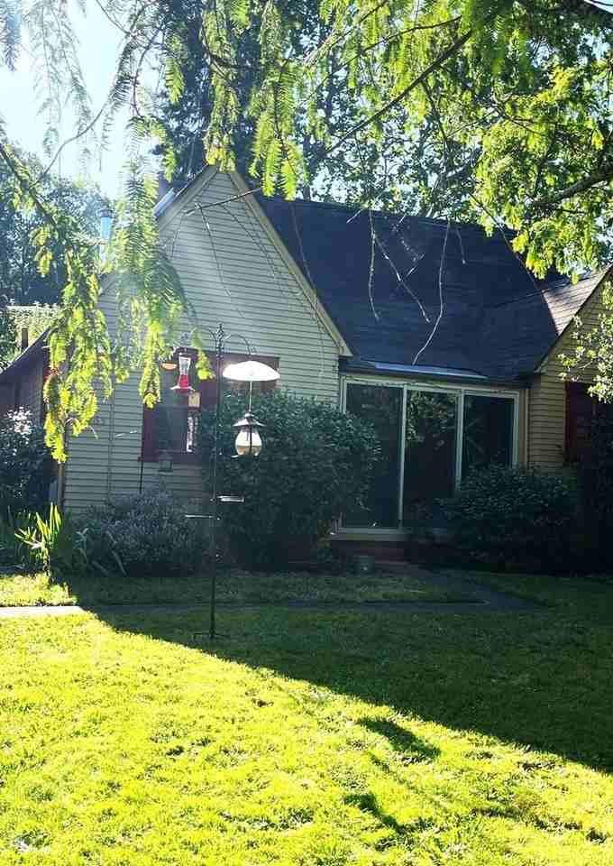 2463 Agate St - Photo 2 of 3