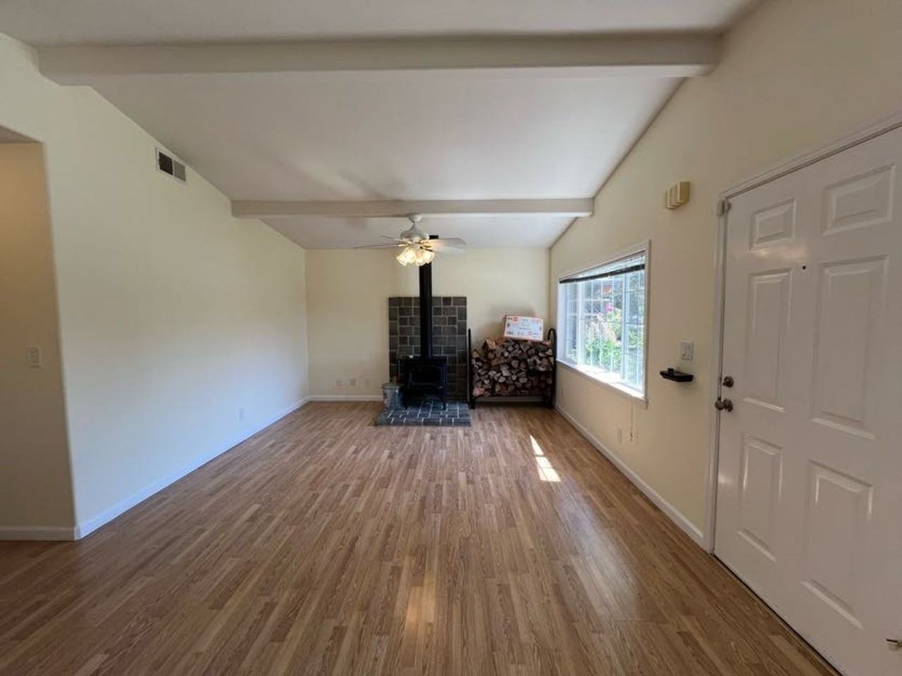 692 Emily Dr - Photo 3 of 26