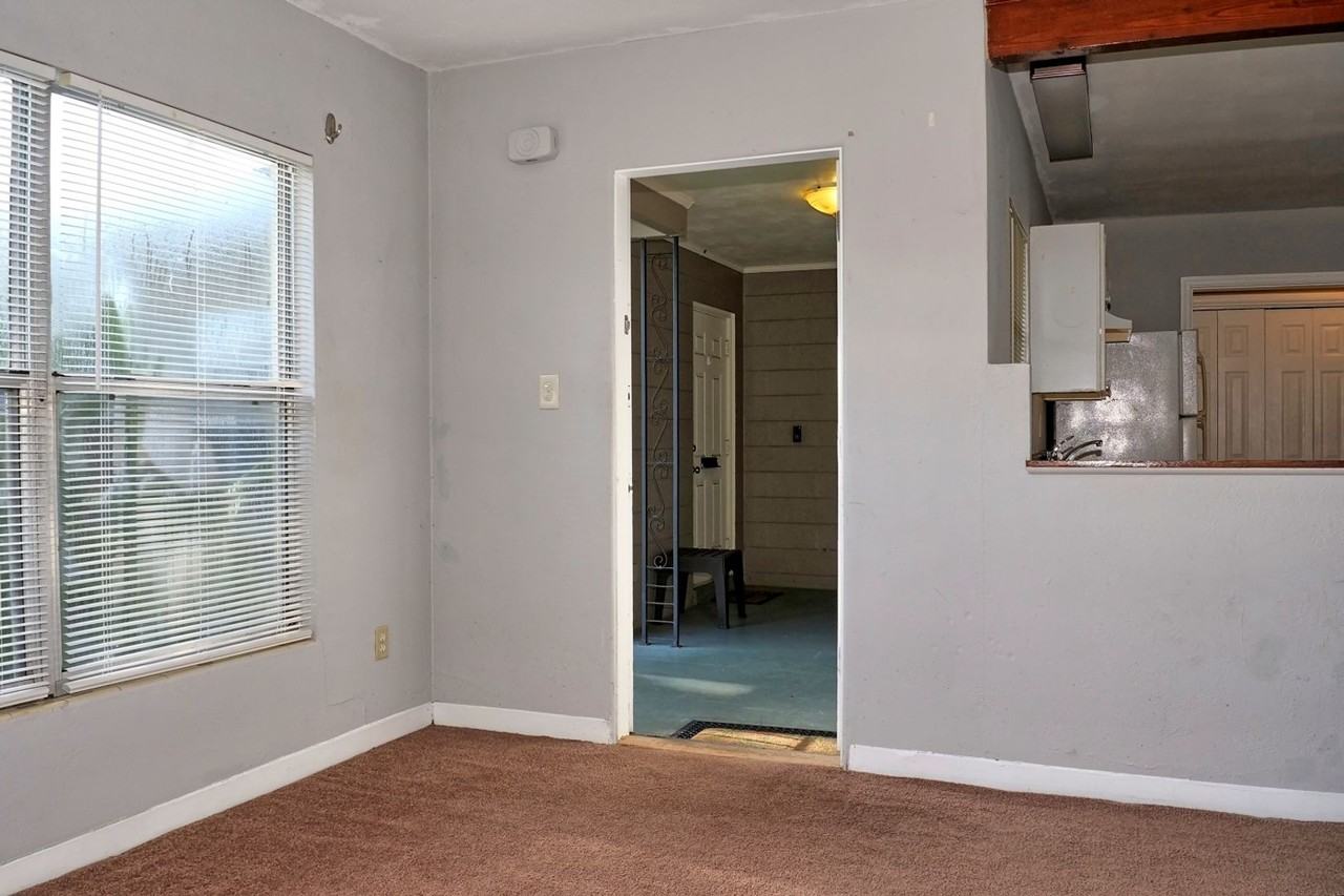 816 Hillcrest St - Photo 4 of 15