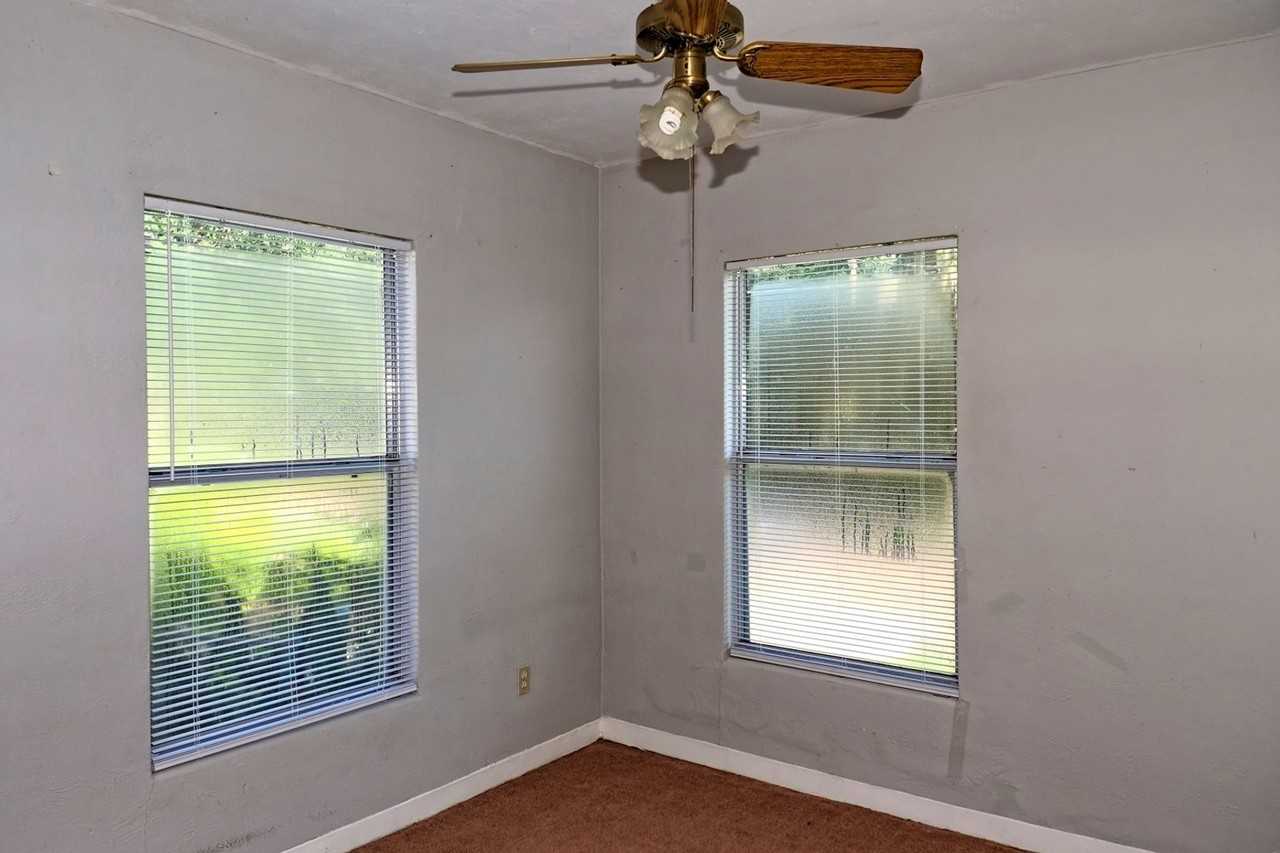 816 Hillcrest St - Photo 7 of 15