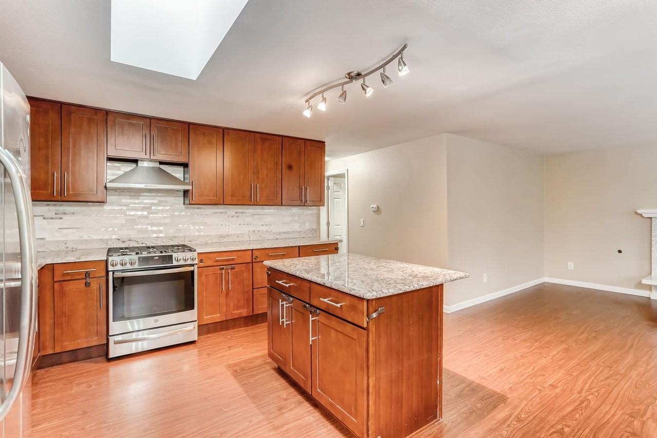 2443 137th Ave Se - Photo 6 of 27