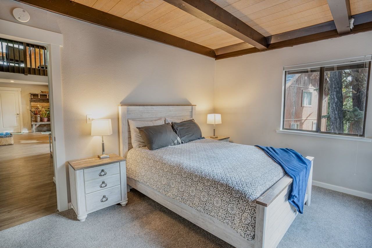 1315 Commonwealth Drive - Photo 2 of 34