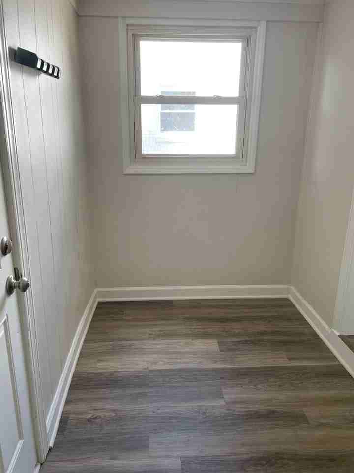 1014 Portland St - Photo 3 of 11