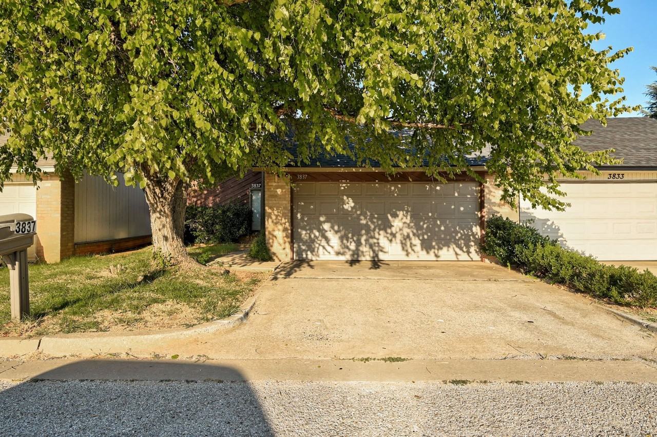 3837 Southwind Ct - Photo 2 of 31