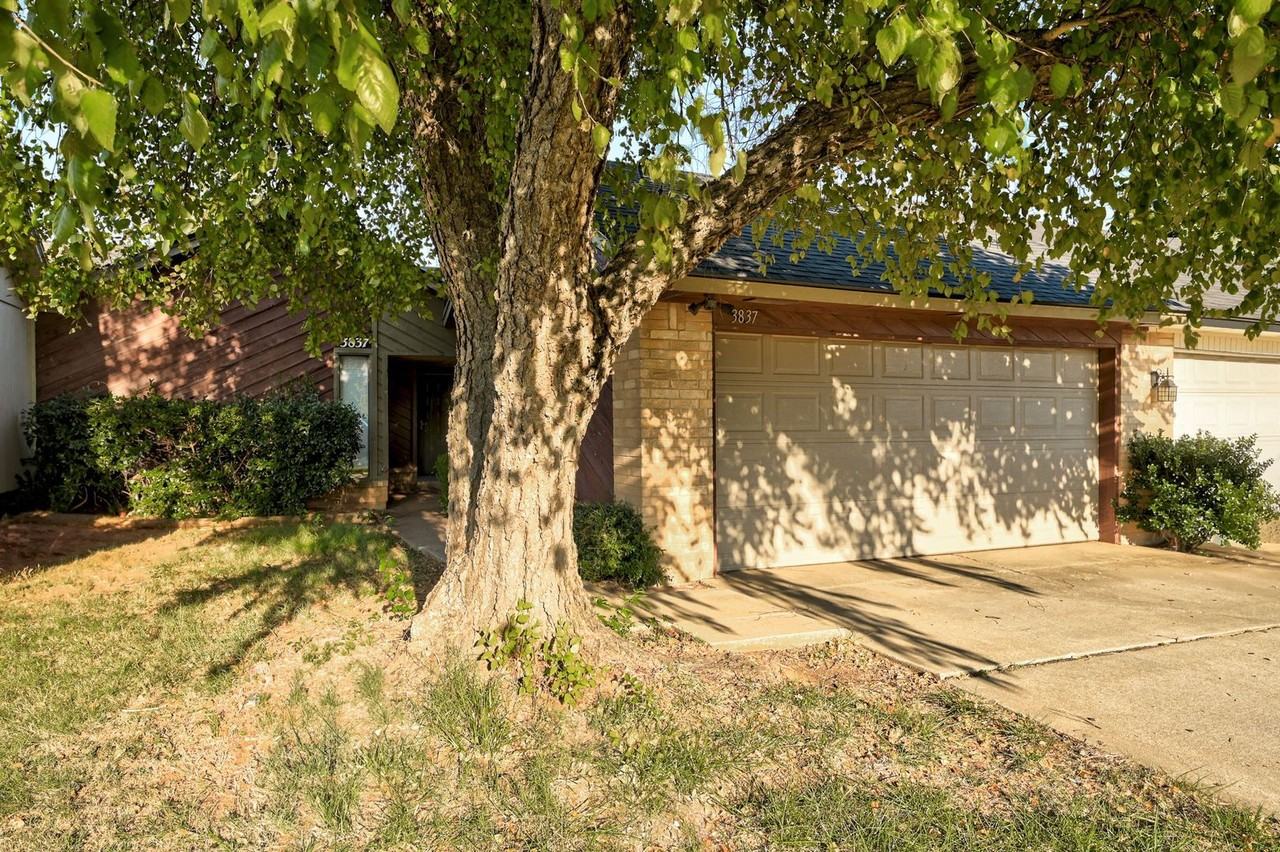 3837 Southwind Ct - Photo 3 of 31