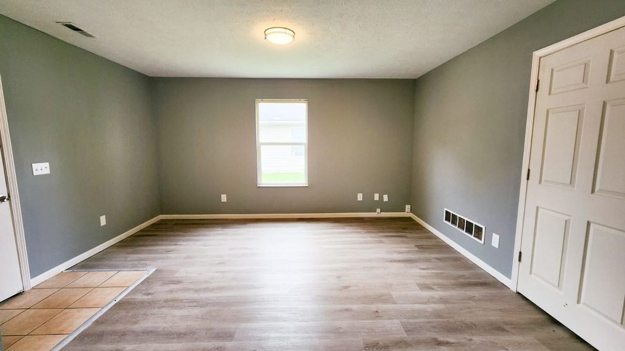 151 Ridgelawn Ave - Photo 2 of 14