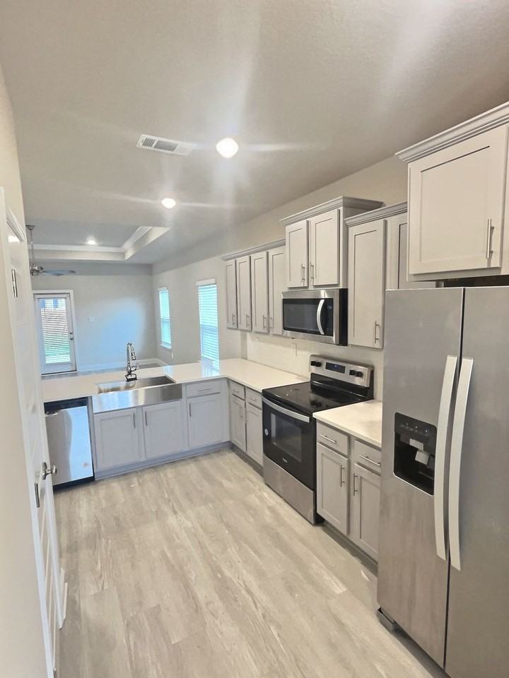 413 Sturnidae Cv - Photo 7 of 20