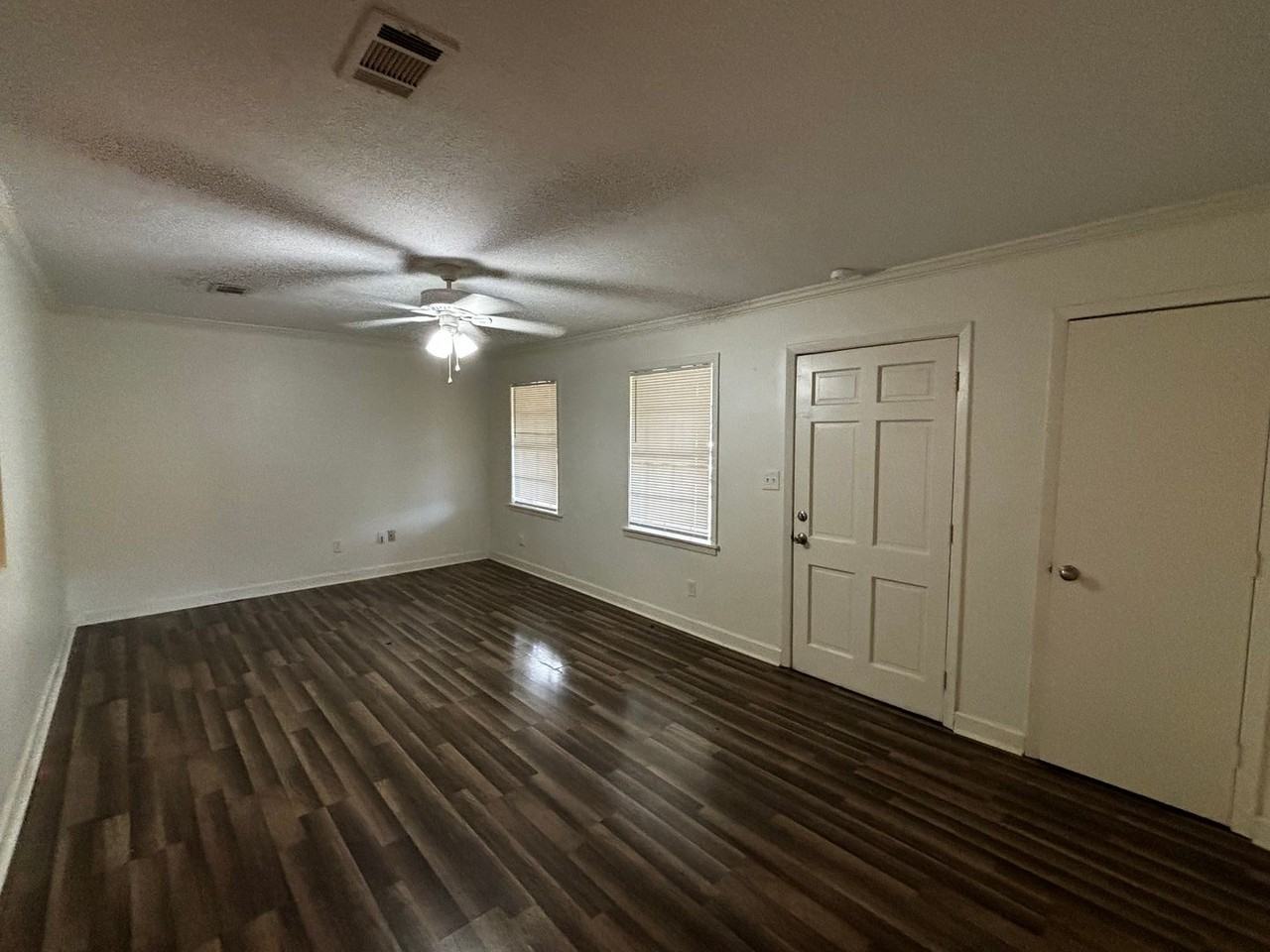 536 Sardis St - Photo 4 of 15