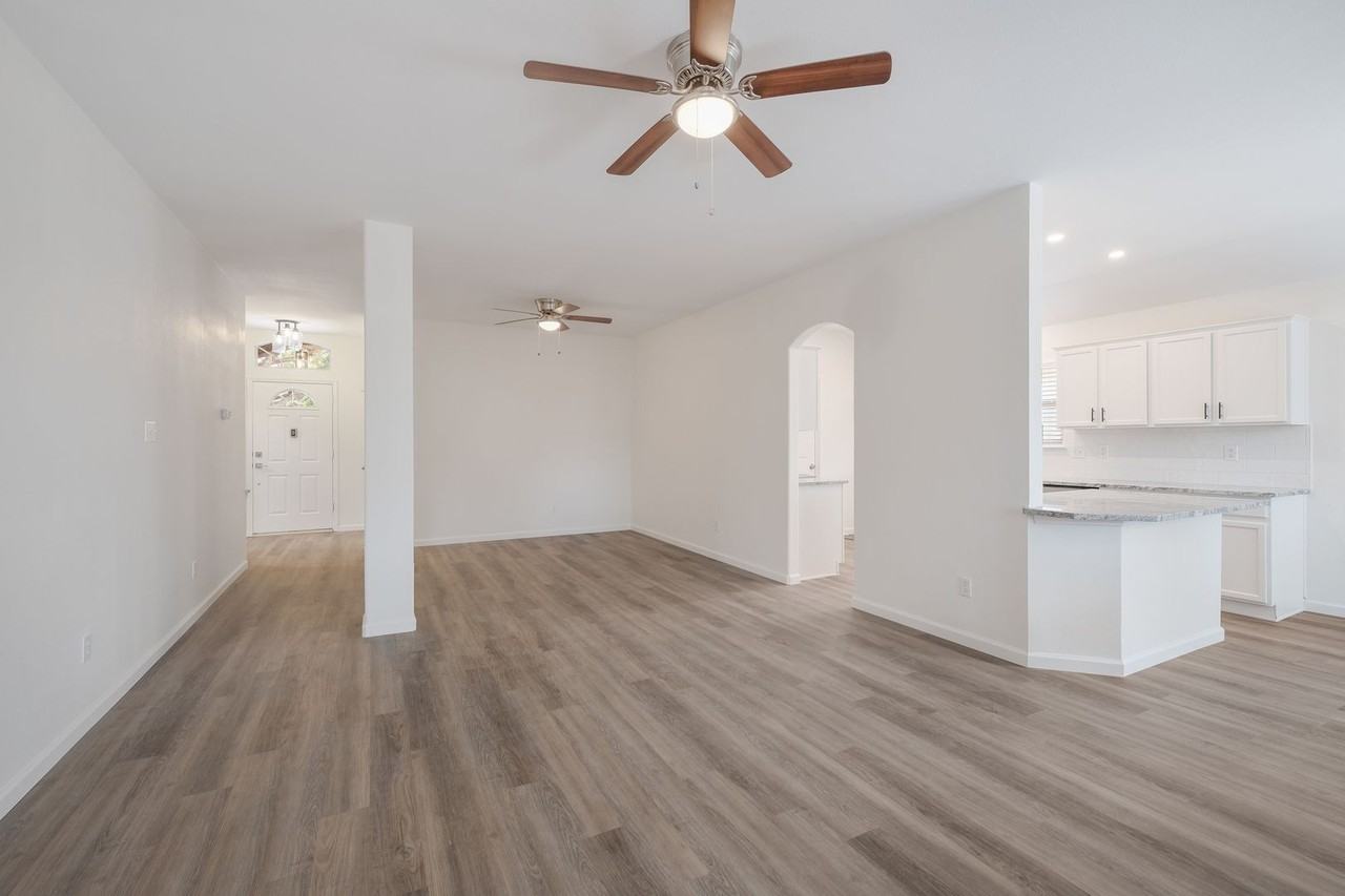13626 Ashley Oaks - Photo 6 of 25