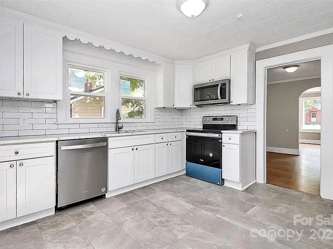 1234 Weldon Ave - Photo 4 of 26