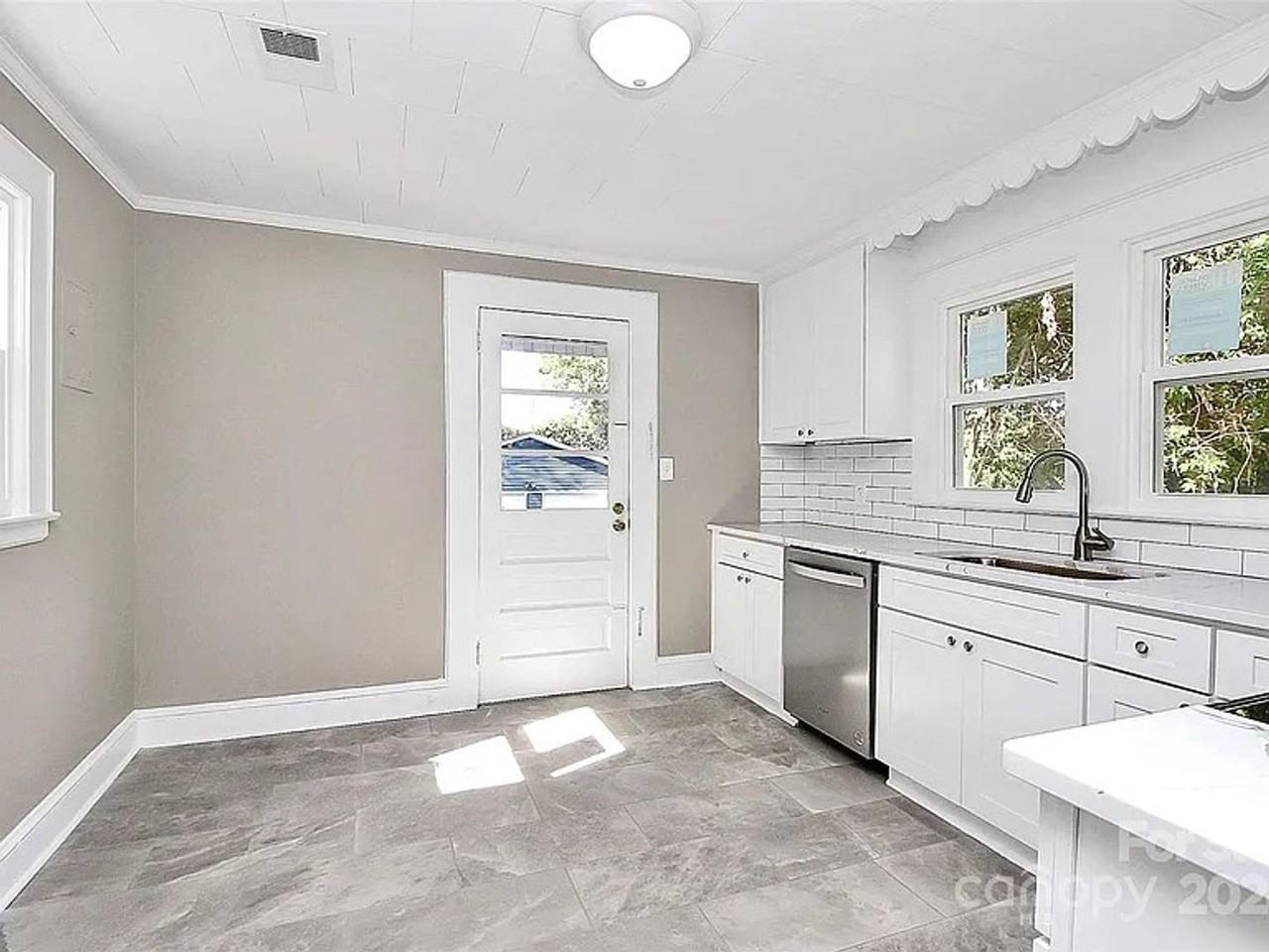 1234 Weldon Ave - Photo 5 of 26