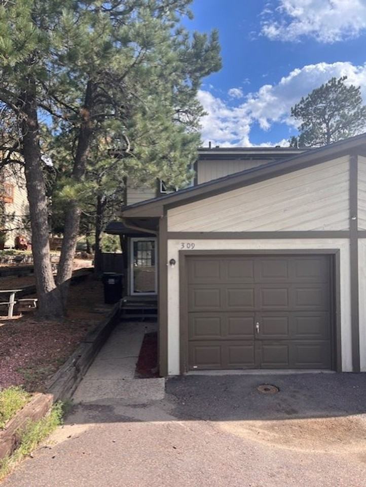 309 Meadow Ln - Photo 2 of 20