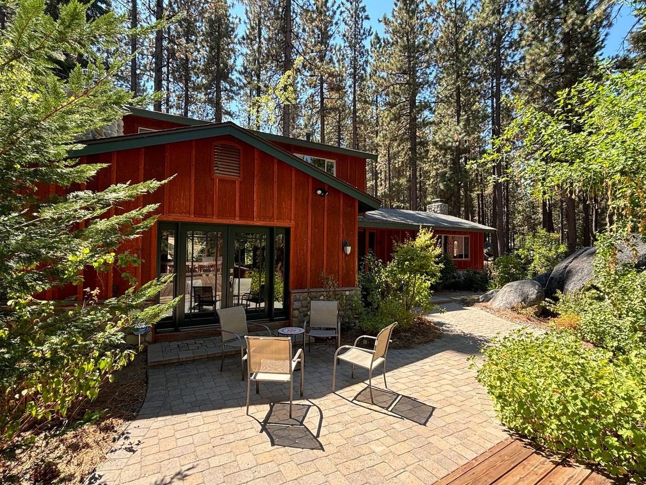 135 Tahoe Dr - Photo 2 of 15