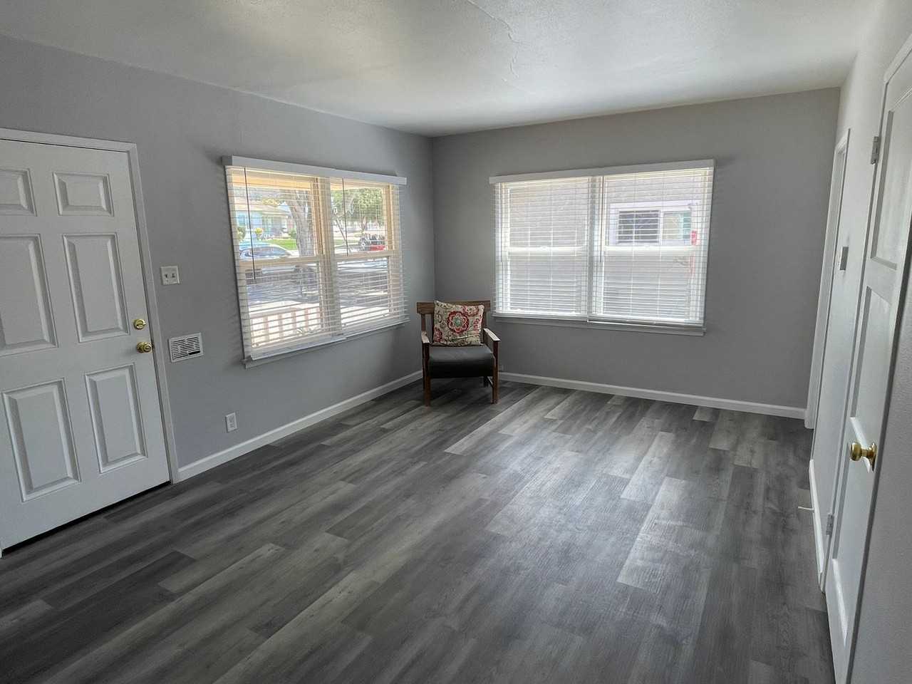 317 S D St - Photo 2 of 13