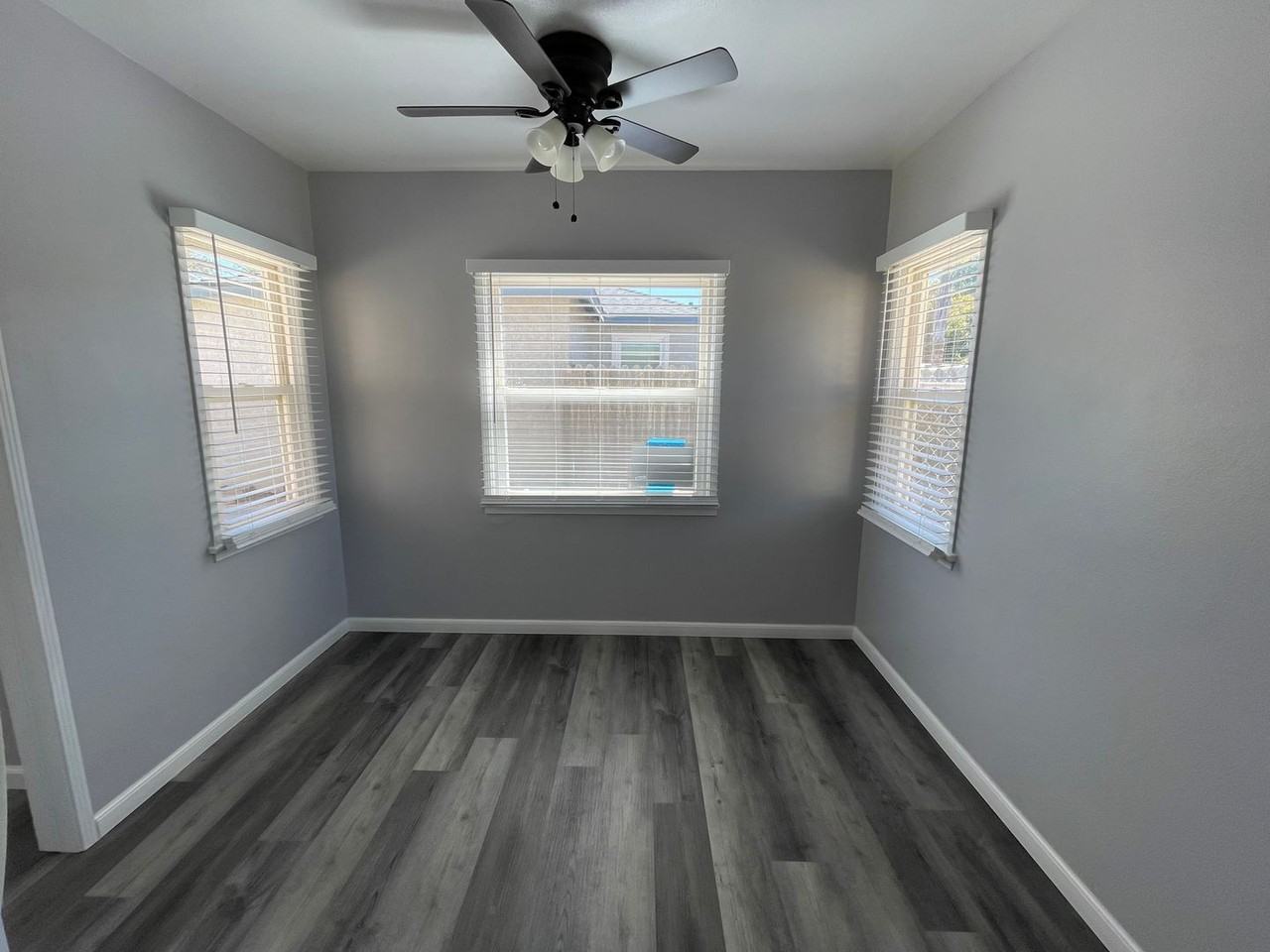 317 S D St - Photo 3 of 13