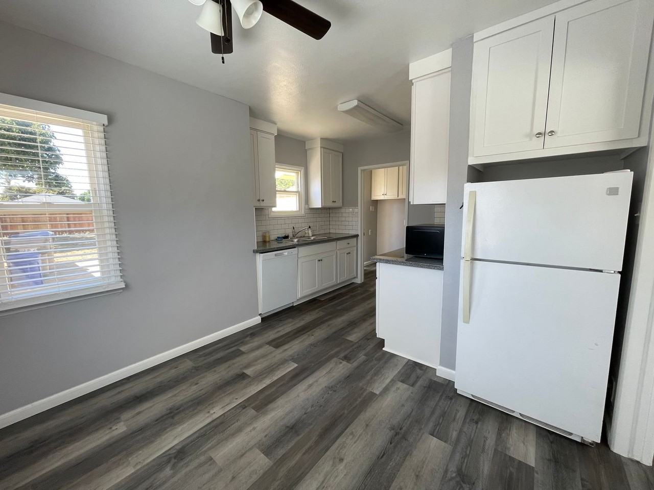 317 S D St - Photo 4 of 13
