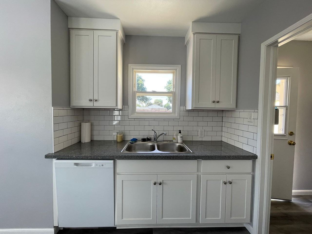 317 S D St - Photo 5 of 13