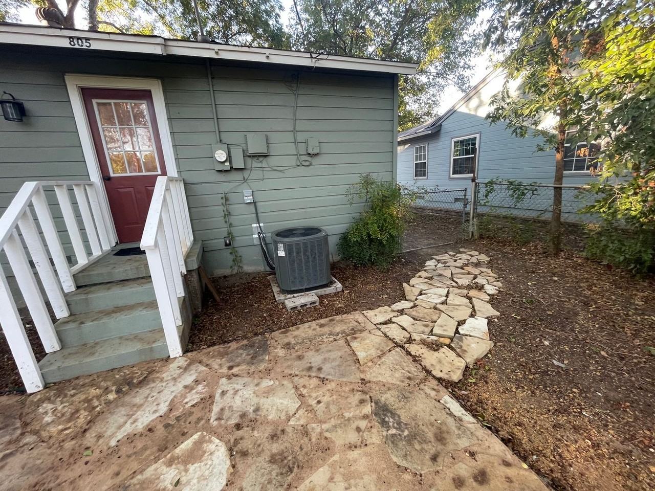 805 20th St - Photo 2 of 21