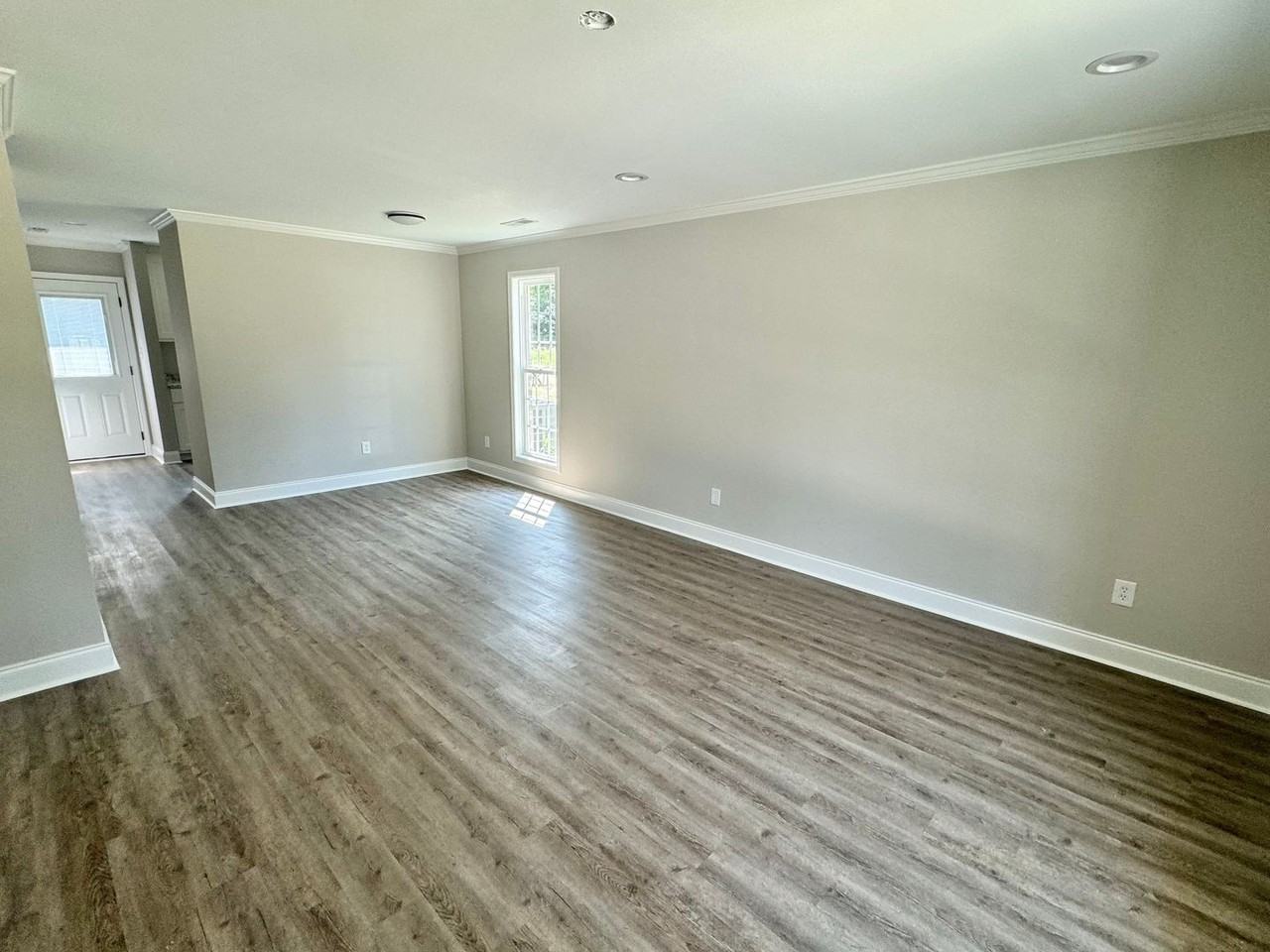 16492 Blackburn Ln - Photo 2 of 8