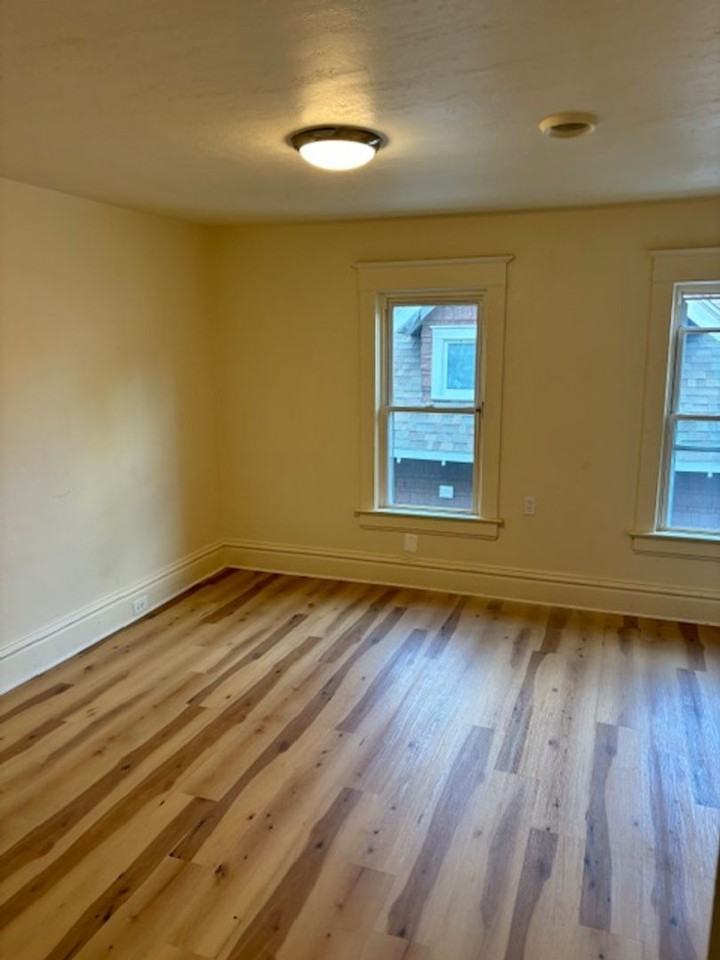 834 Oakhill St Se - Photo 5 of 7