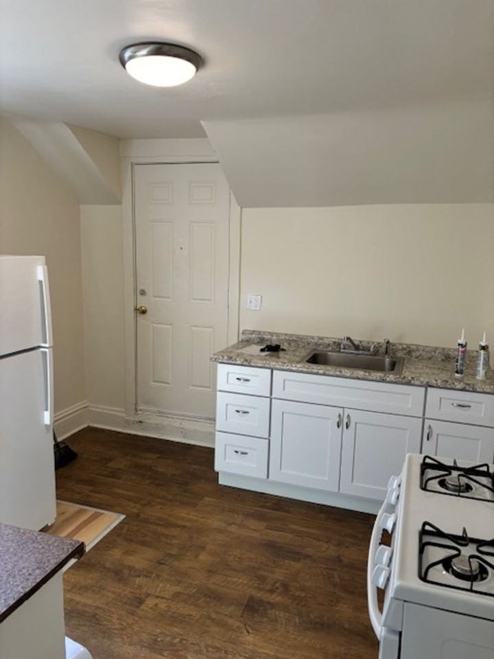 834 Oakhill St Se - Photo 6 of 7