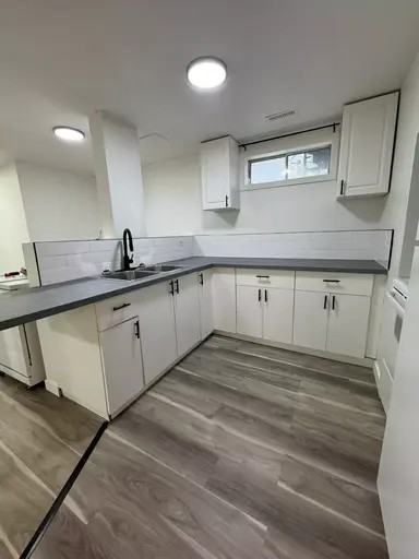 9511 79 Ave - Photo 3 of 9