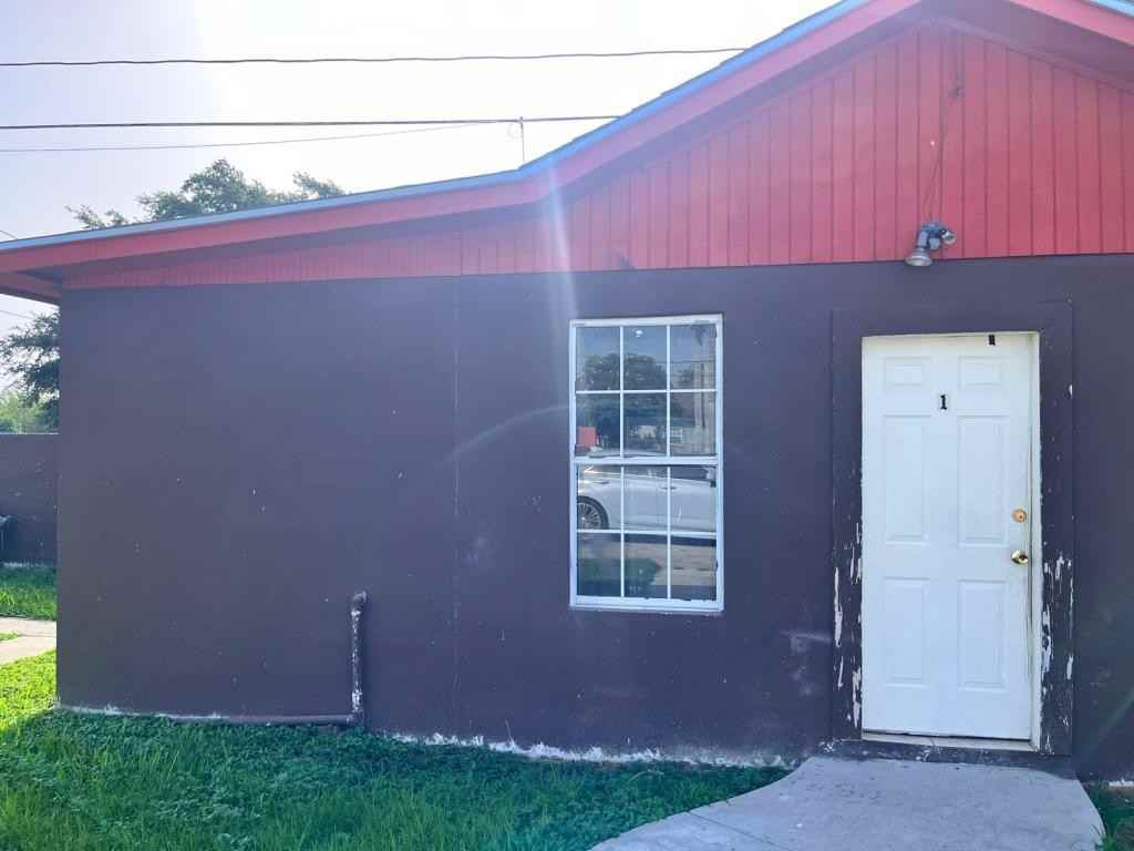 8516 Hendrix St - Photo 2 of 6