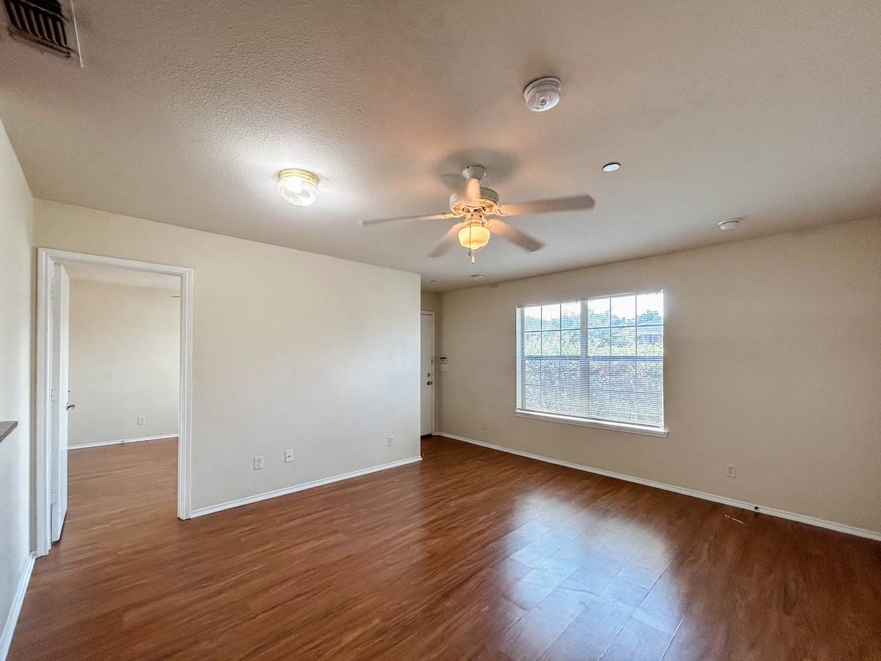 1126 Avenue a - Photo 4 of 17